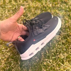 On Cloudeasy Sneakers